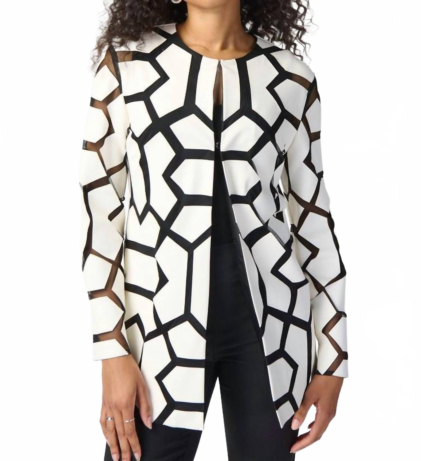 Chaqueta color negro