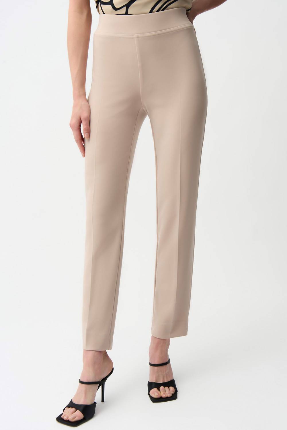 Pantalón color beige