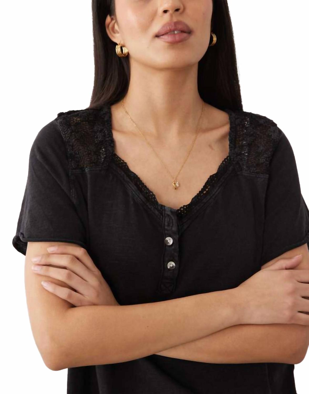 Camiseta color negro