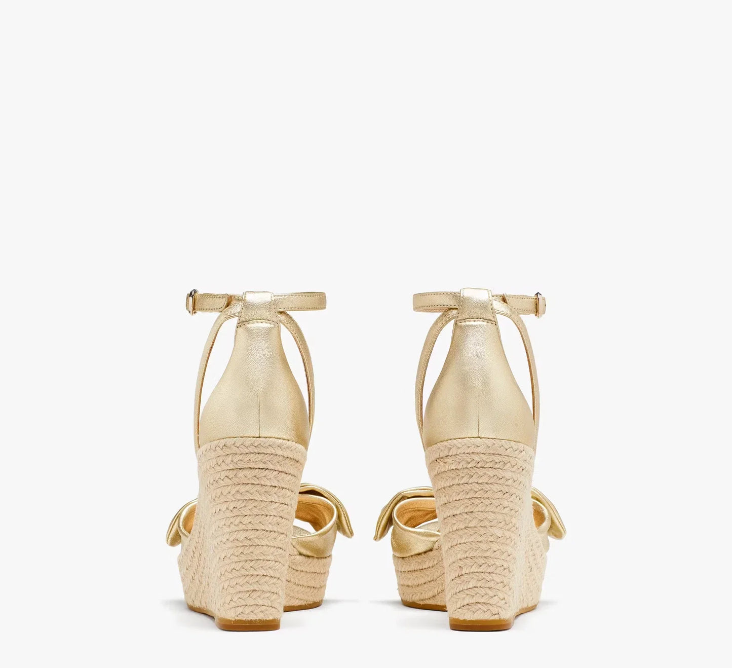 Sandalias de mujer color dorado