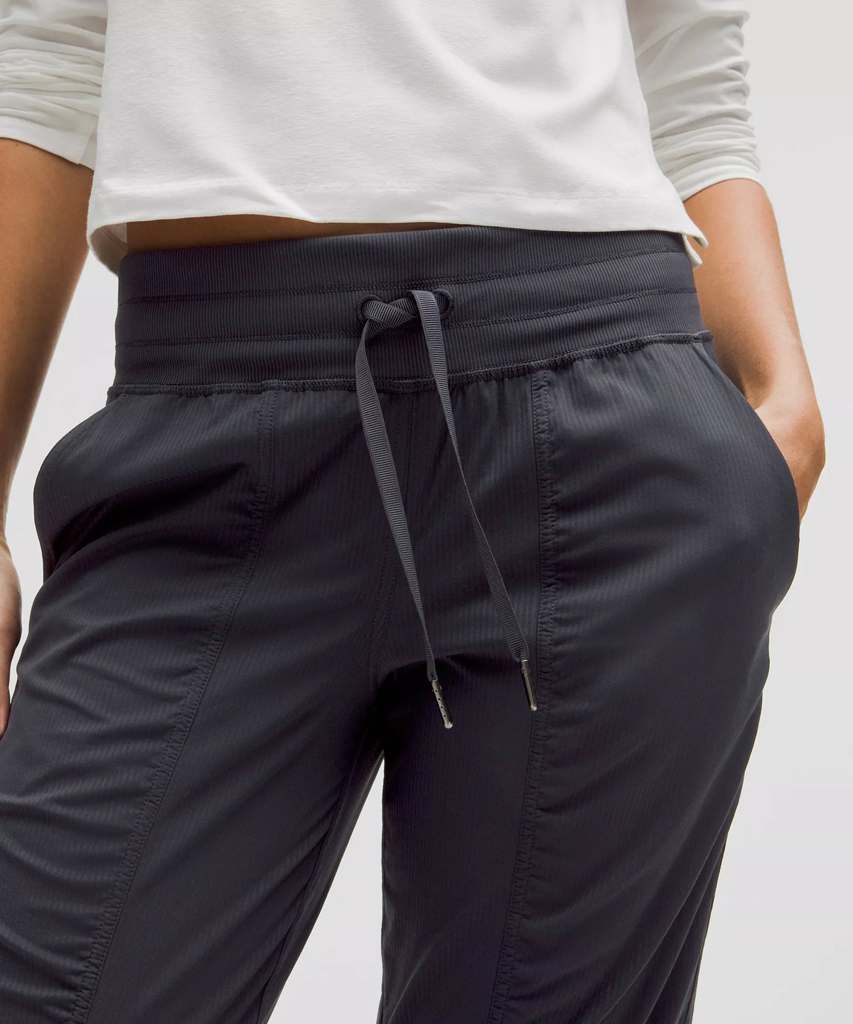 Pantalón deportivo de tiro medio