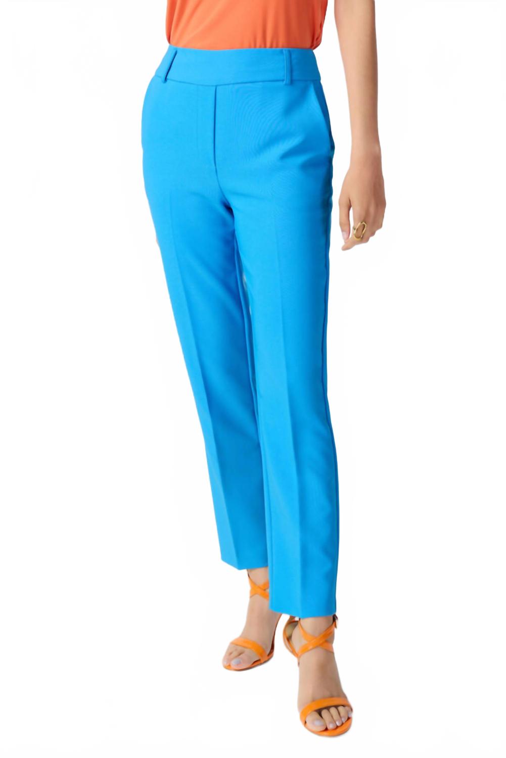 Pantalón de corte ajustado color azul