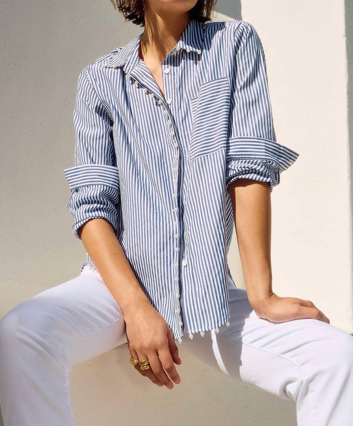 Blusa a rayas color blanco y azul