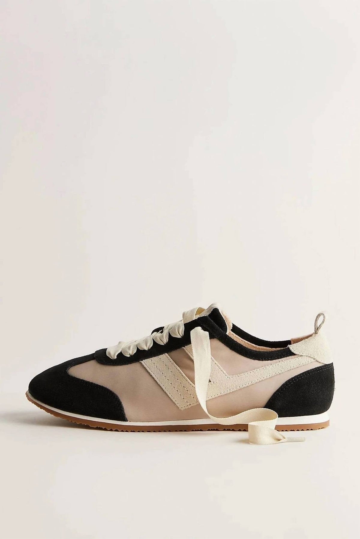 Tenis de mujer color negro