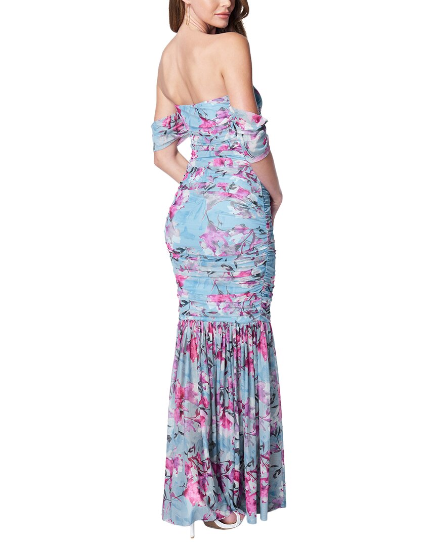Vestido con hombros descubiertos