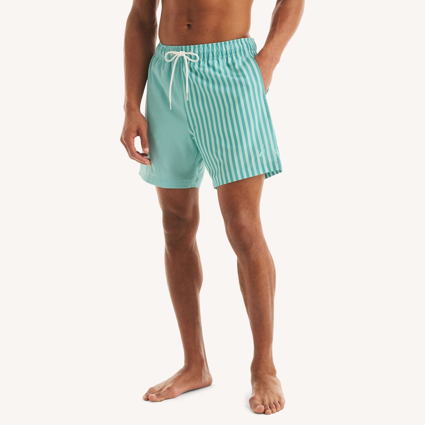 Vestido de baño de hombre a rayas