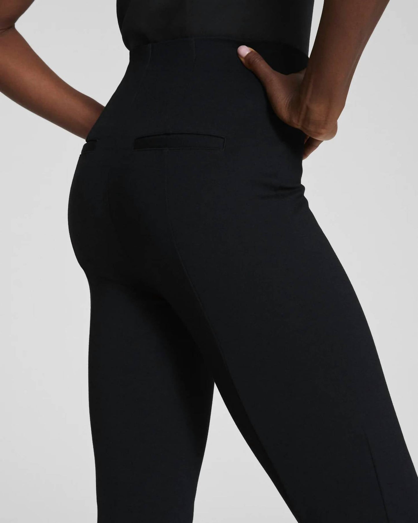 Pantalón color negro