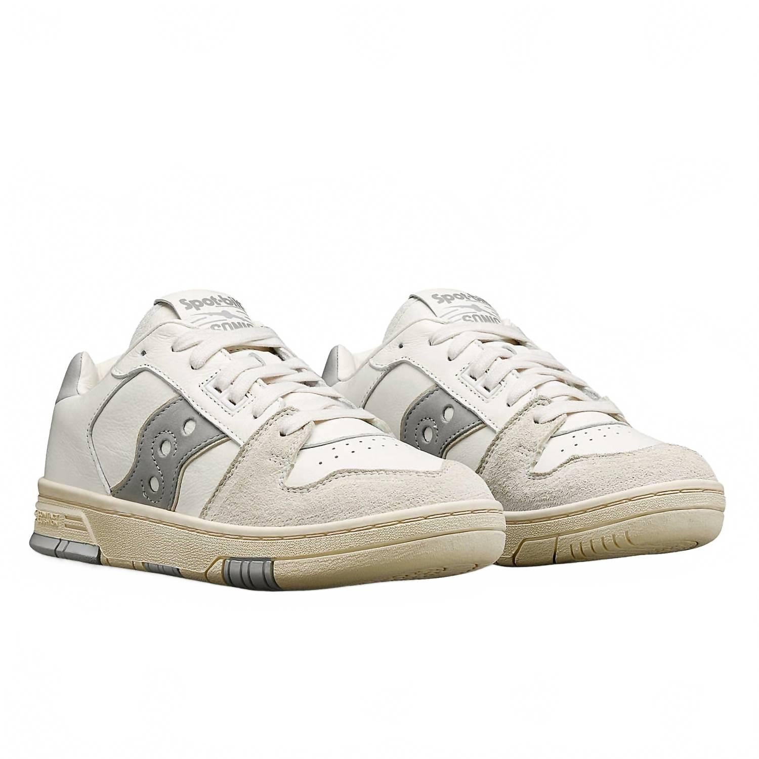 Tenis de hombre color gris y beige