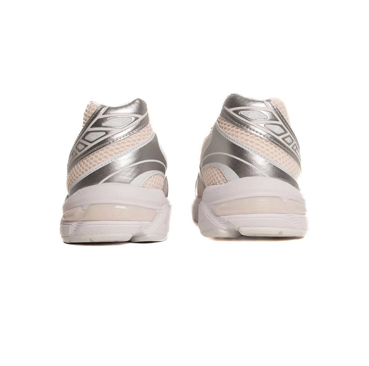 Tenis de hombre color plateado