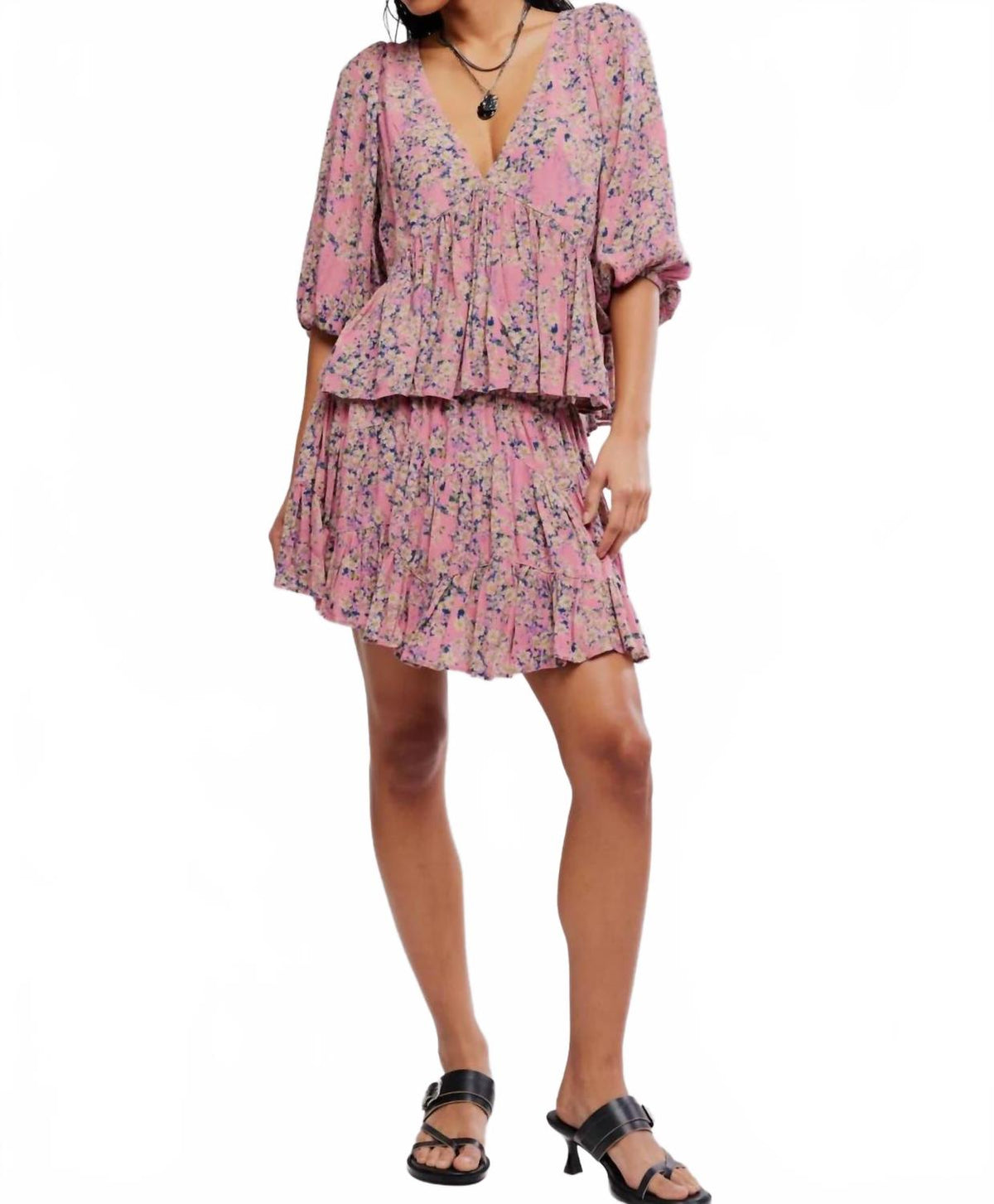 Conjunto de ropa color rosado