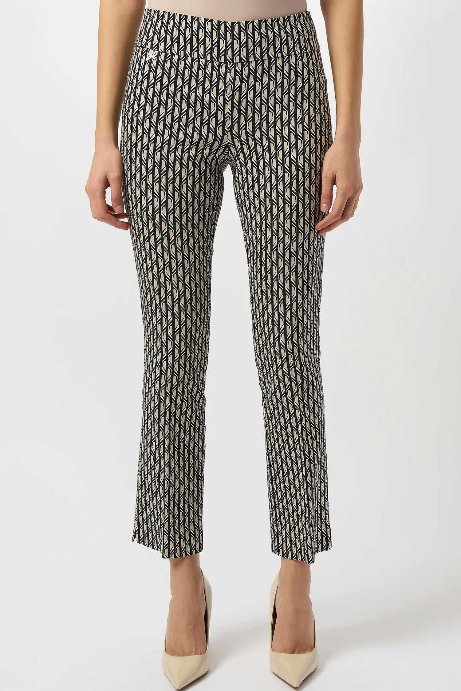 Pantalón de corte recto color negro