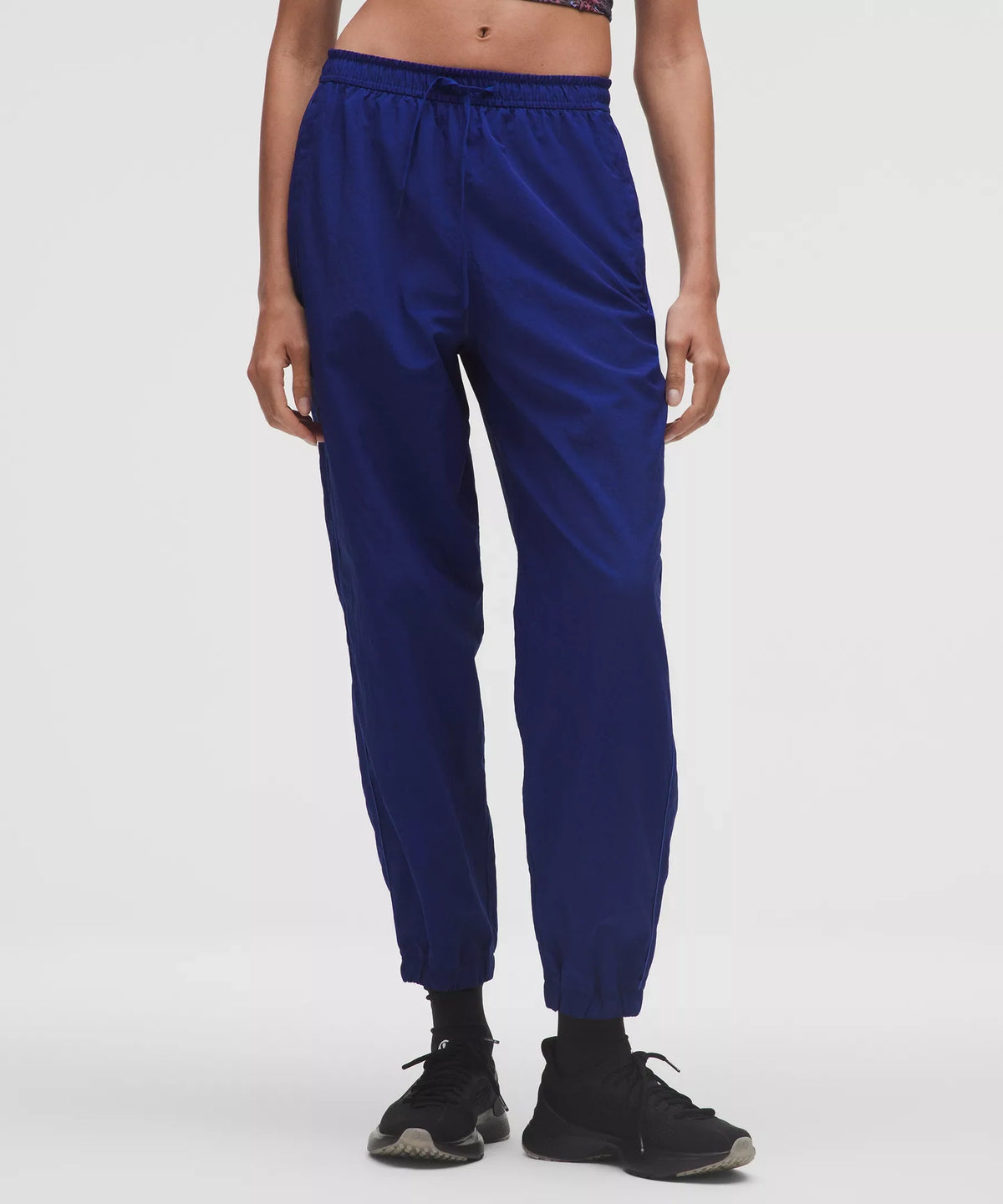 Pantalón deportivo de tiro medio
