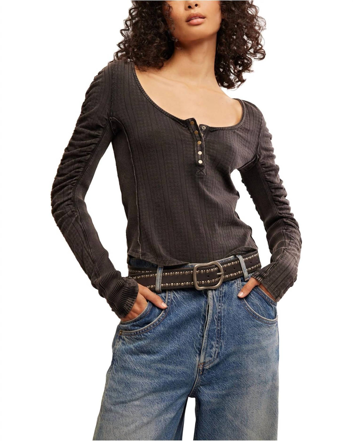 Camiseta con botones color negro