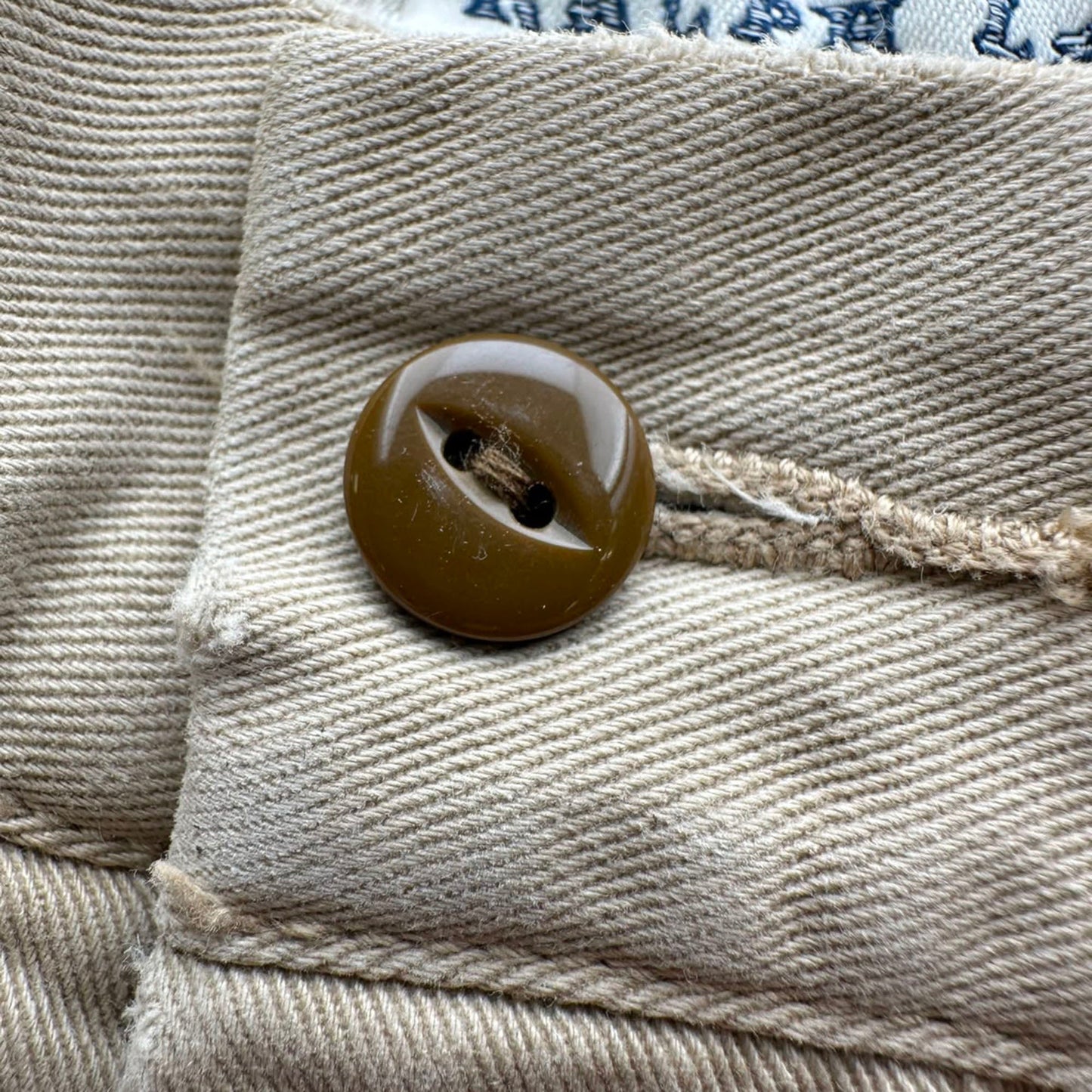 Short de algodón color beige