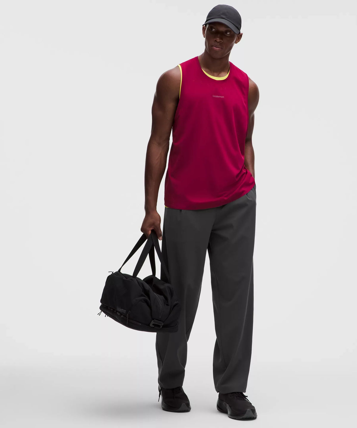 Pantalón de hombre de corte amplio con pliegues