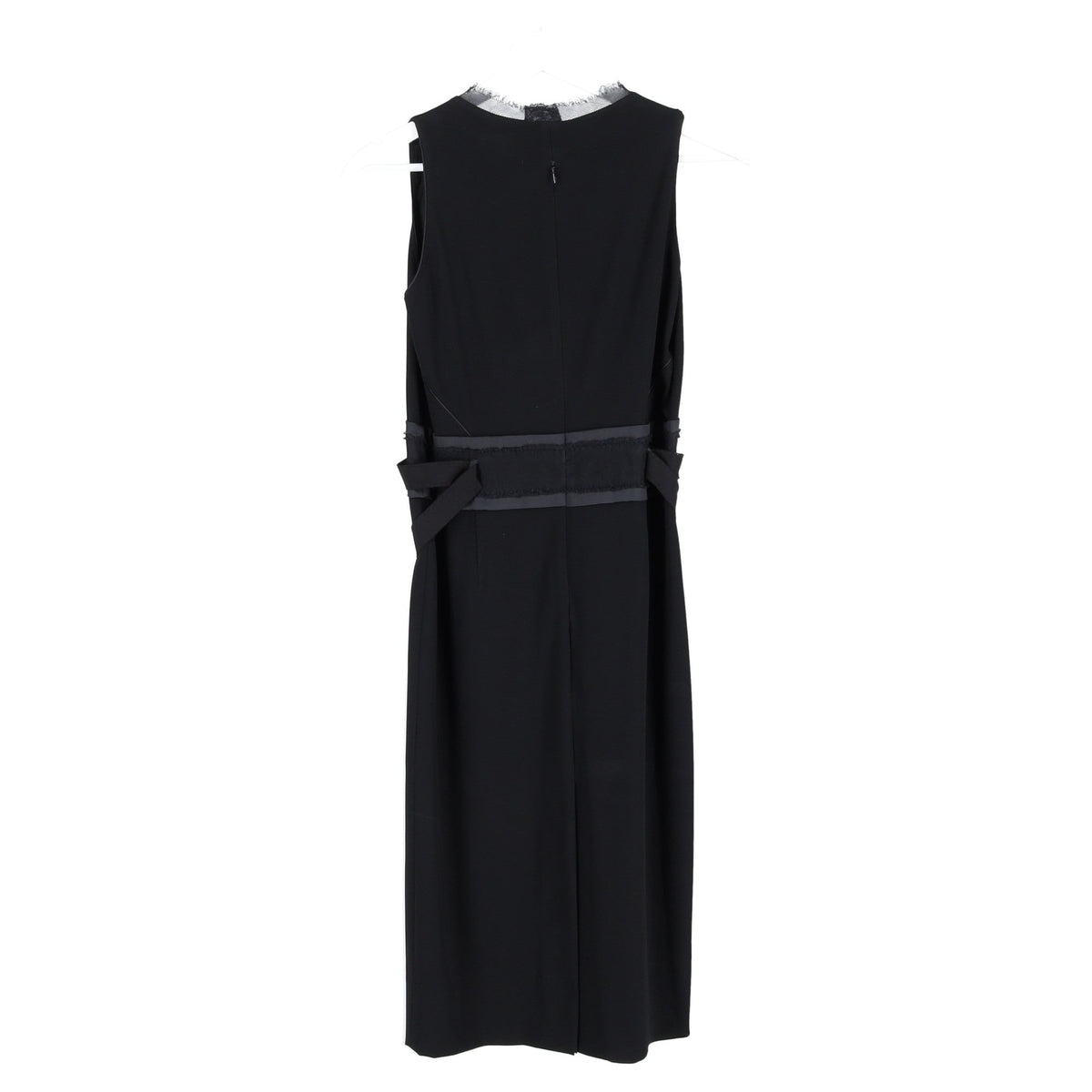 Vestido con cuello en V color negro