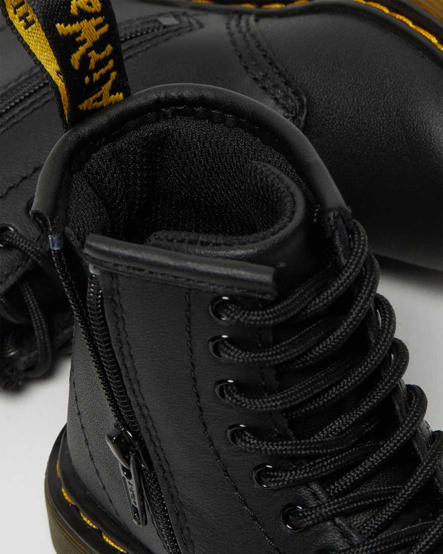 Botas infantil de cuero con cordones