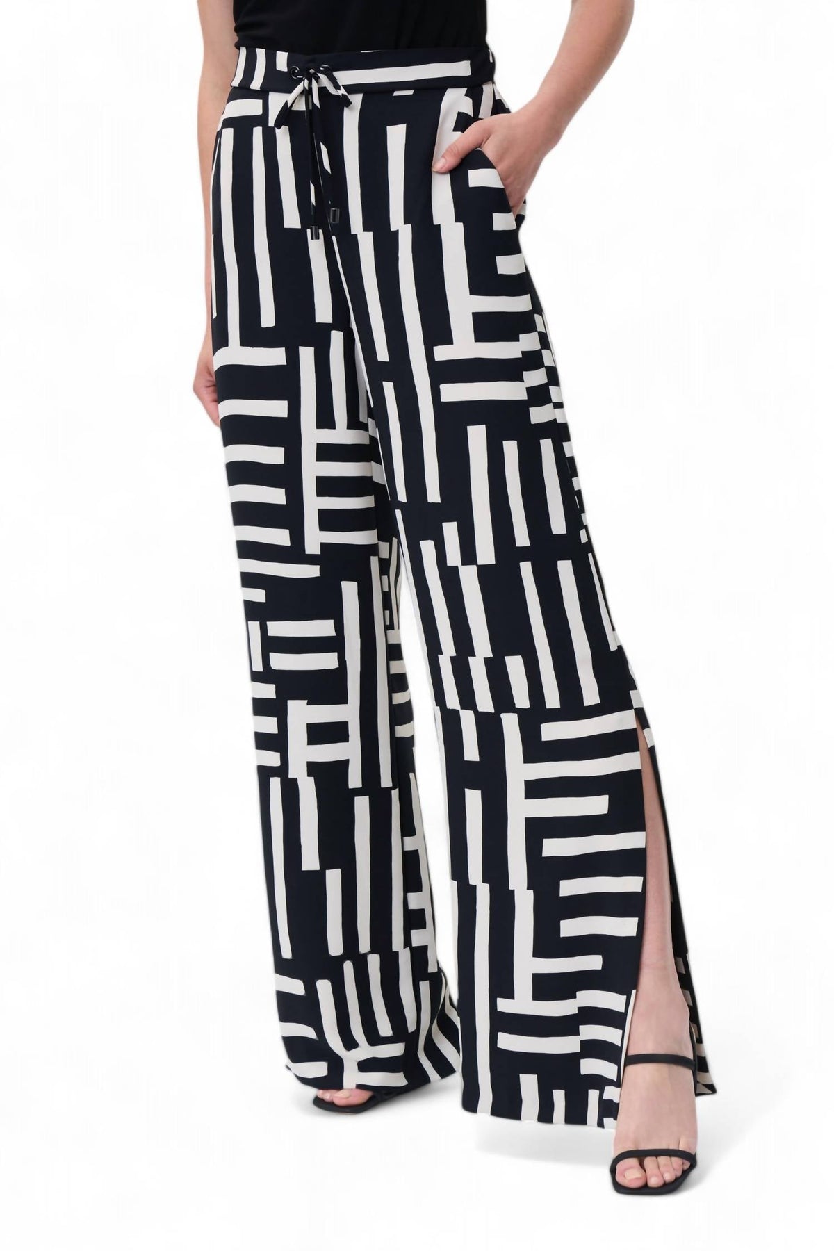 Pantalón color negro y beige