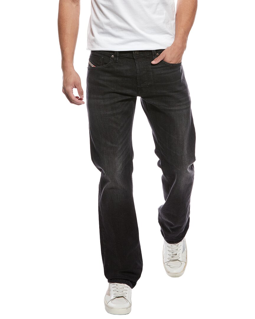 Jean color negro