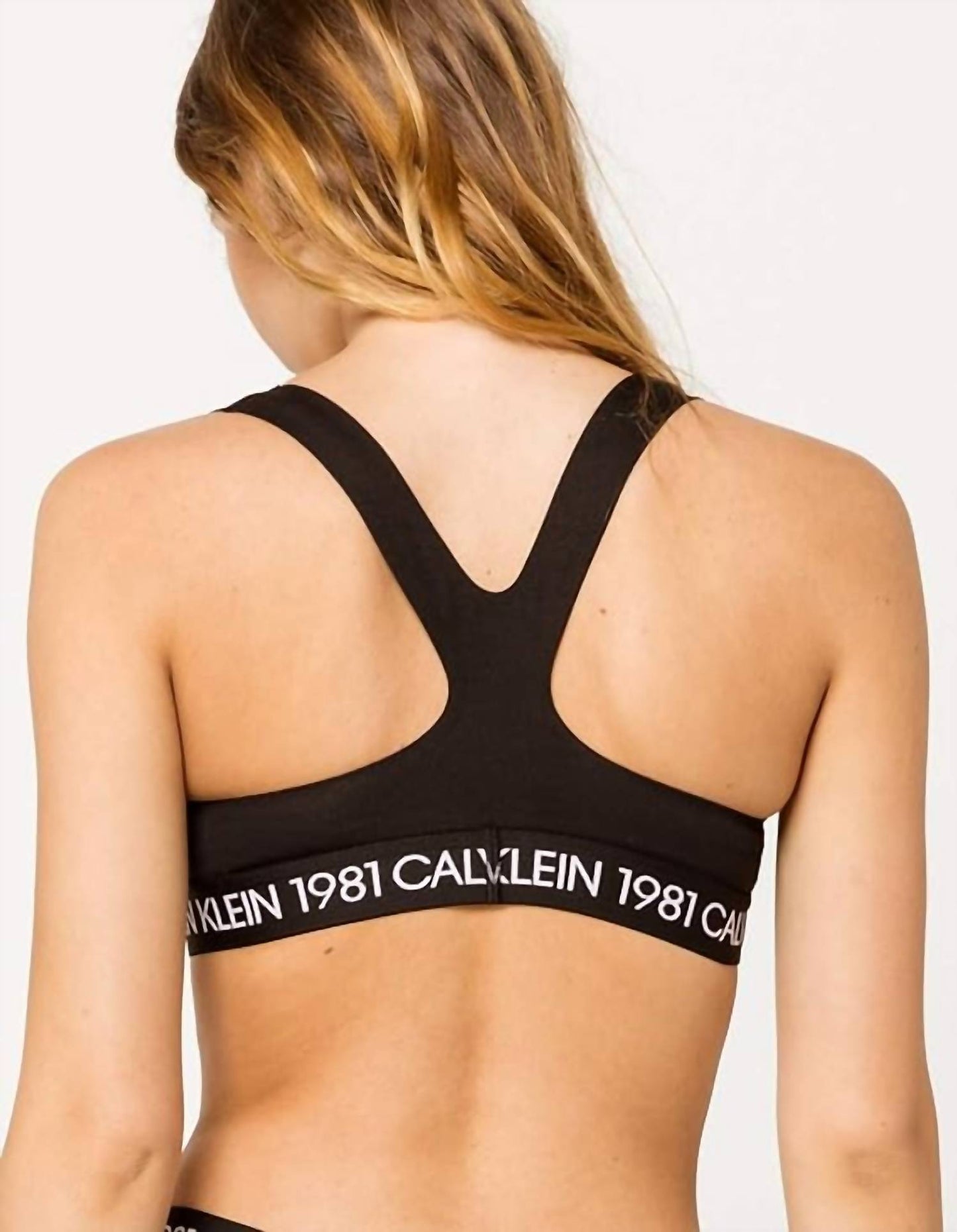 Bralette color negro