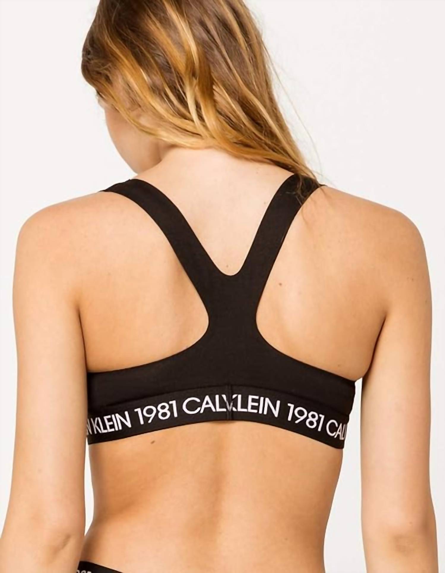 Bralette color negro