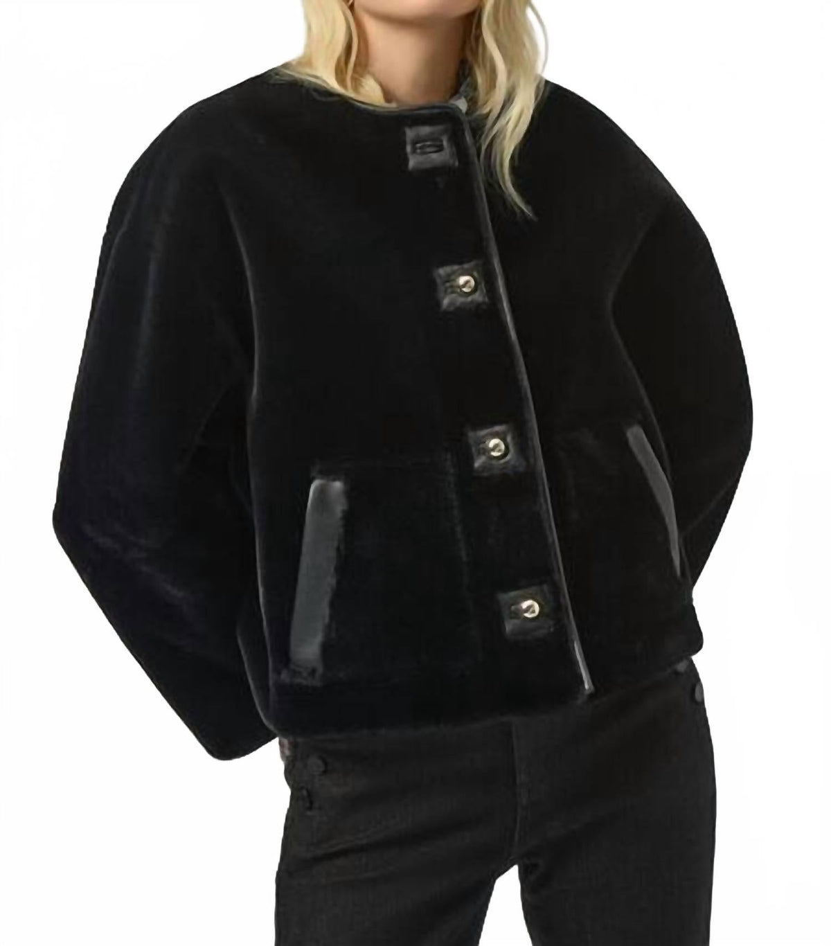 Chaqueta color negro
