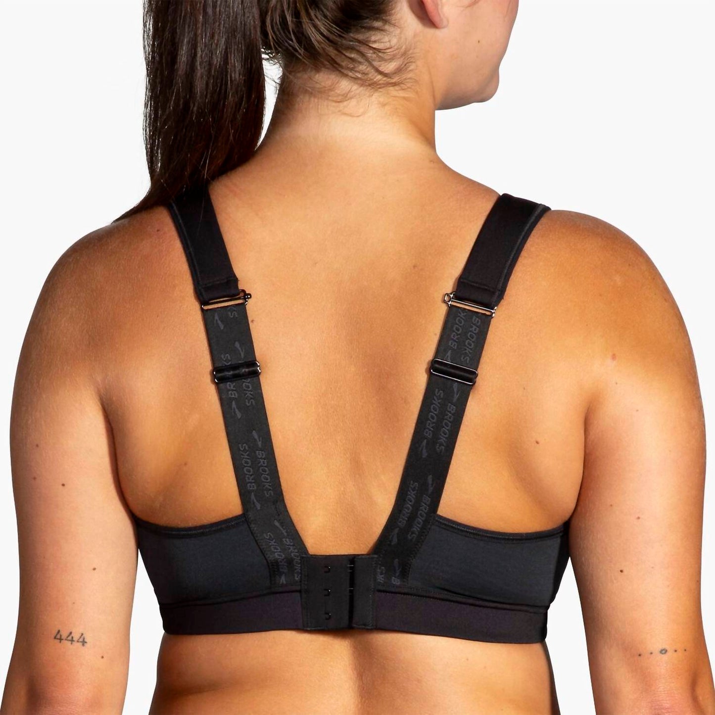 Top deportivo color negro