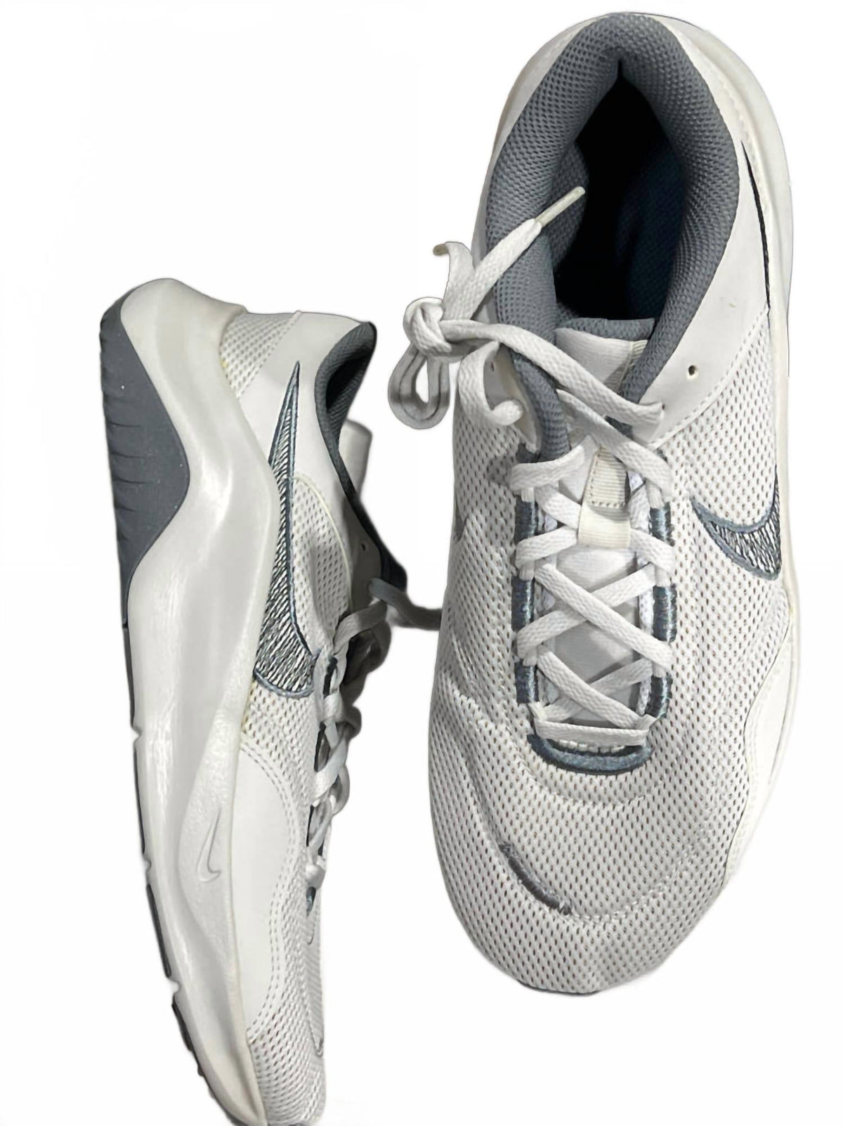 Tenis de hombre color gris