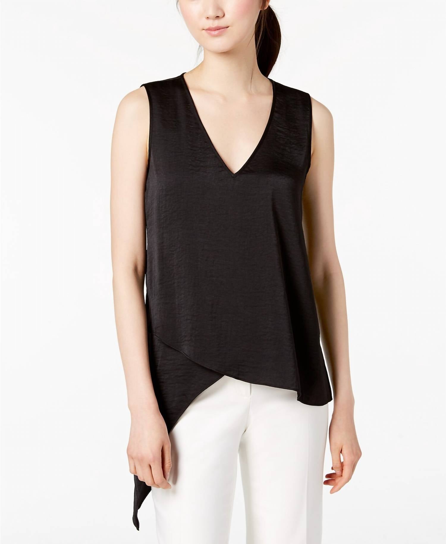 Blusa de mujer de satén con cuello en V color negro