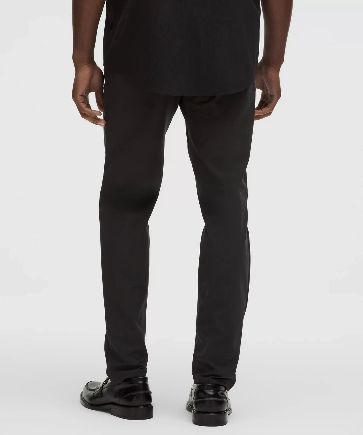 Pantalón de corte ajustado