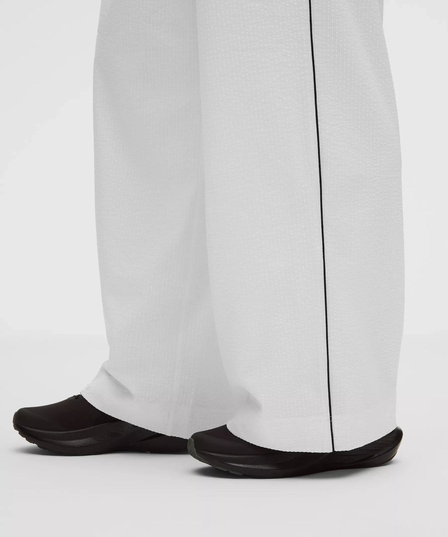 Pantalón de tiro alto con pliegues