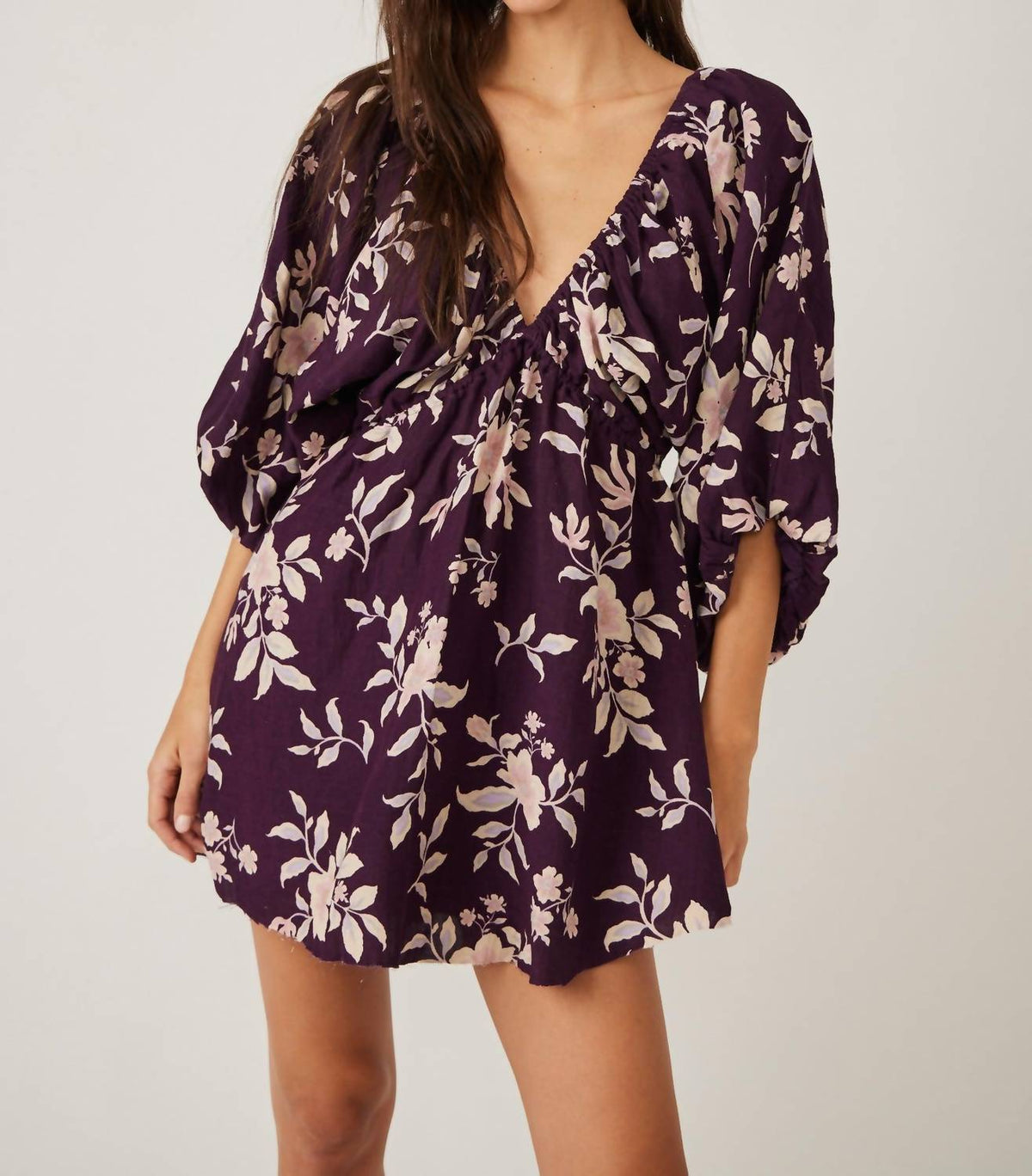 Vestido corto con estampado color negro