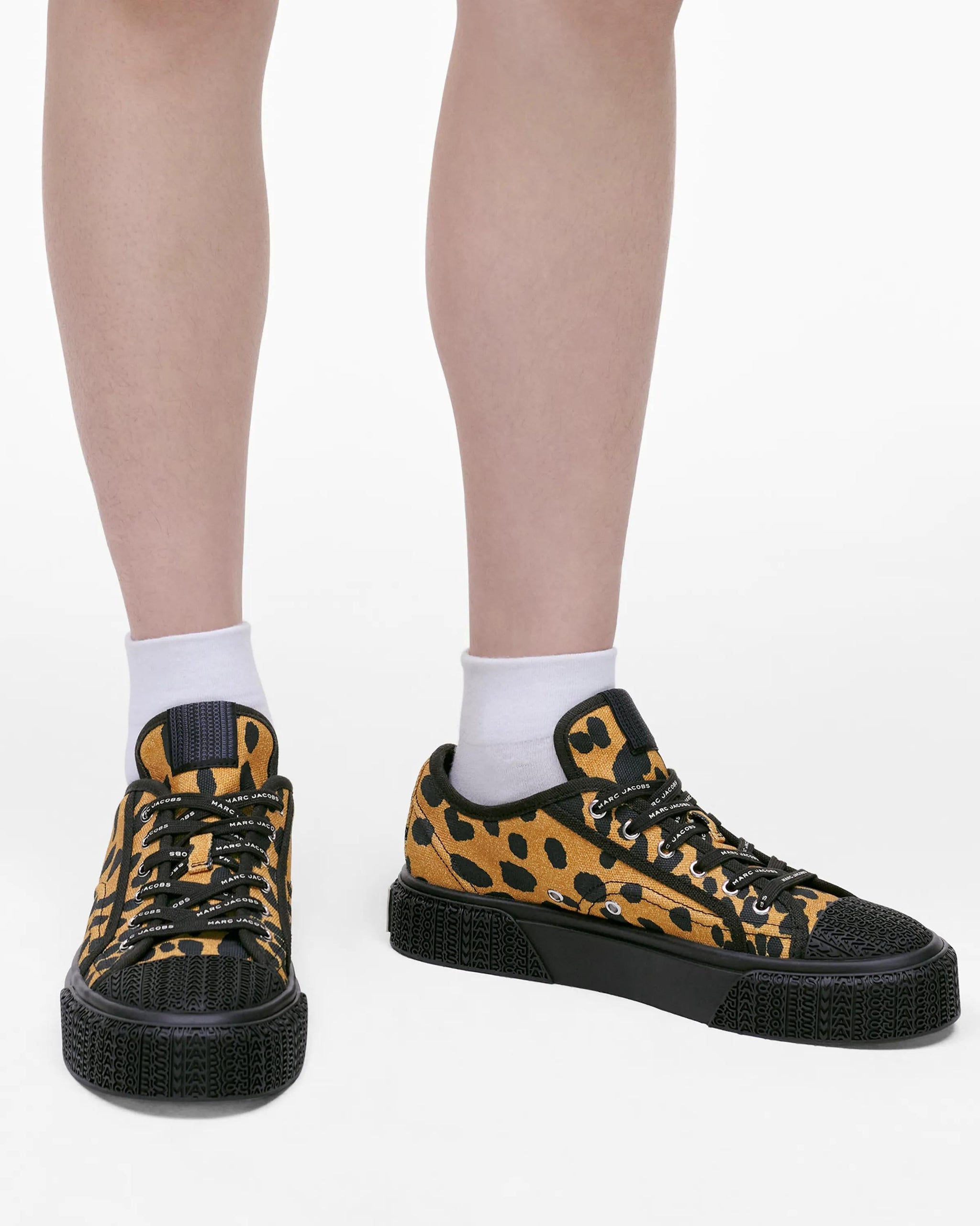 Tenis de lona con estampado