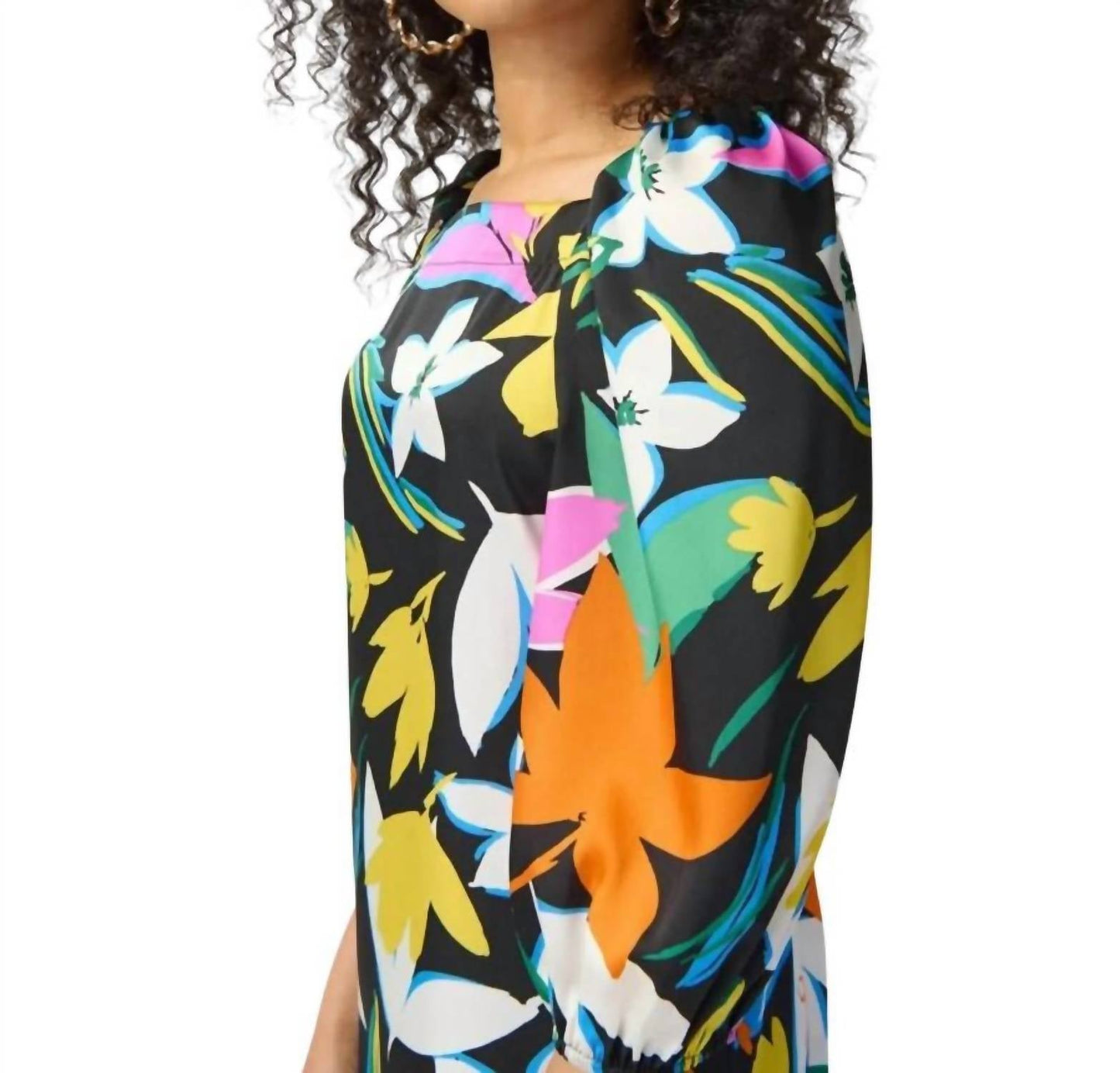 Vestido con estampado floral color negro