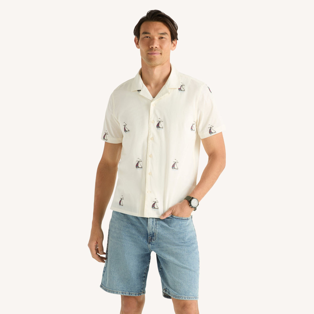 Camisa de hombre de manga corta con bordado