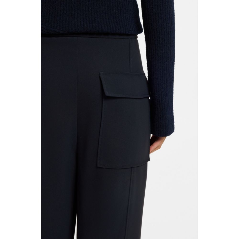 Pantalón de corte amplio