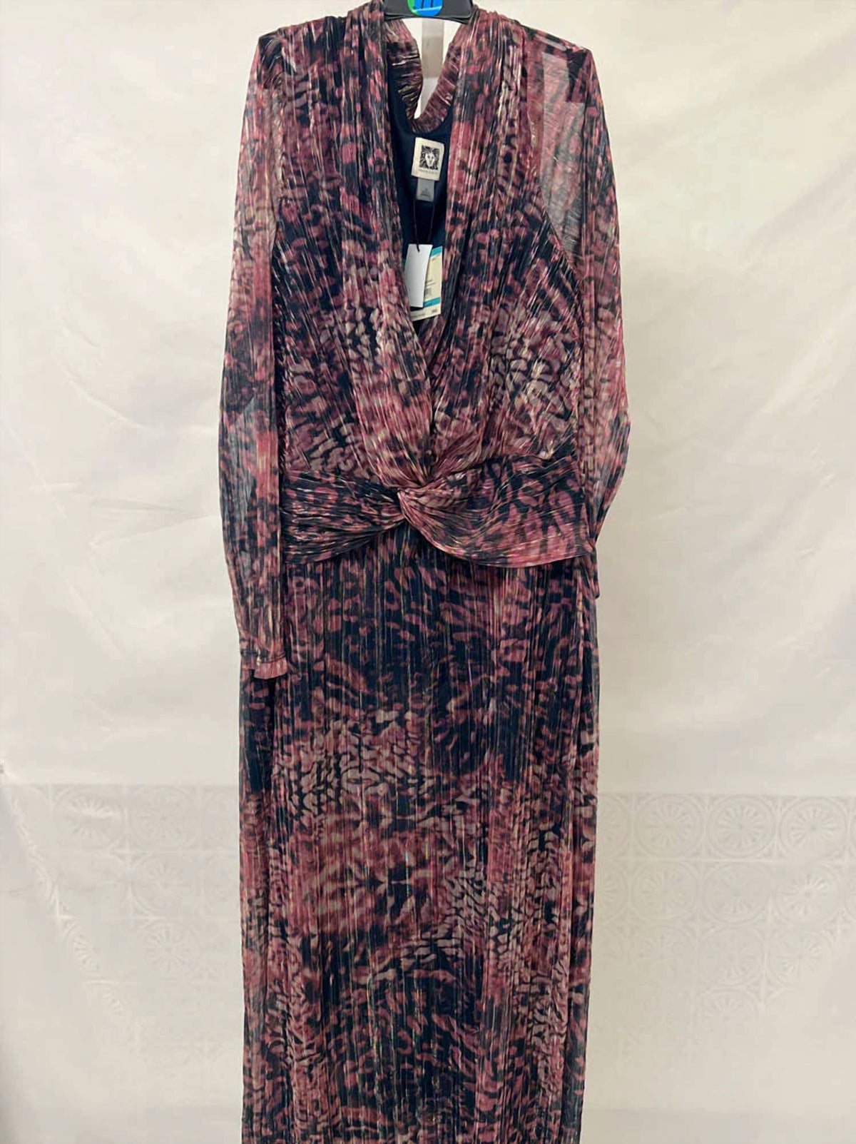 Vestido midi de manga larga con estampado color rosado