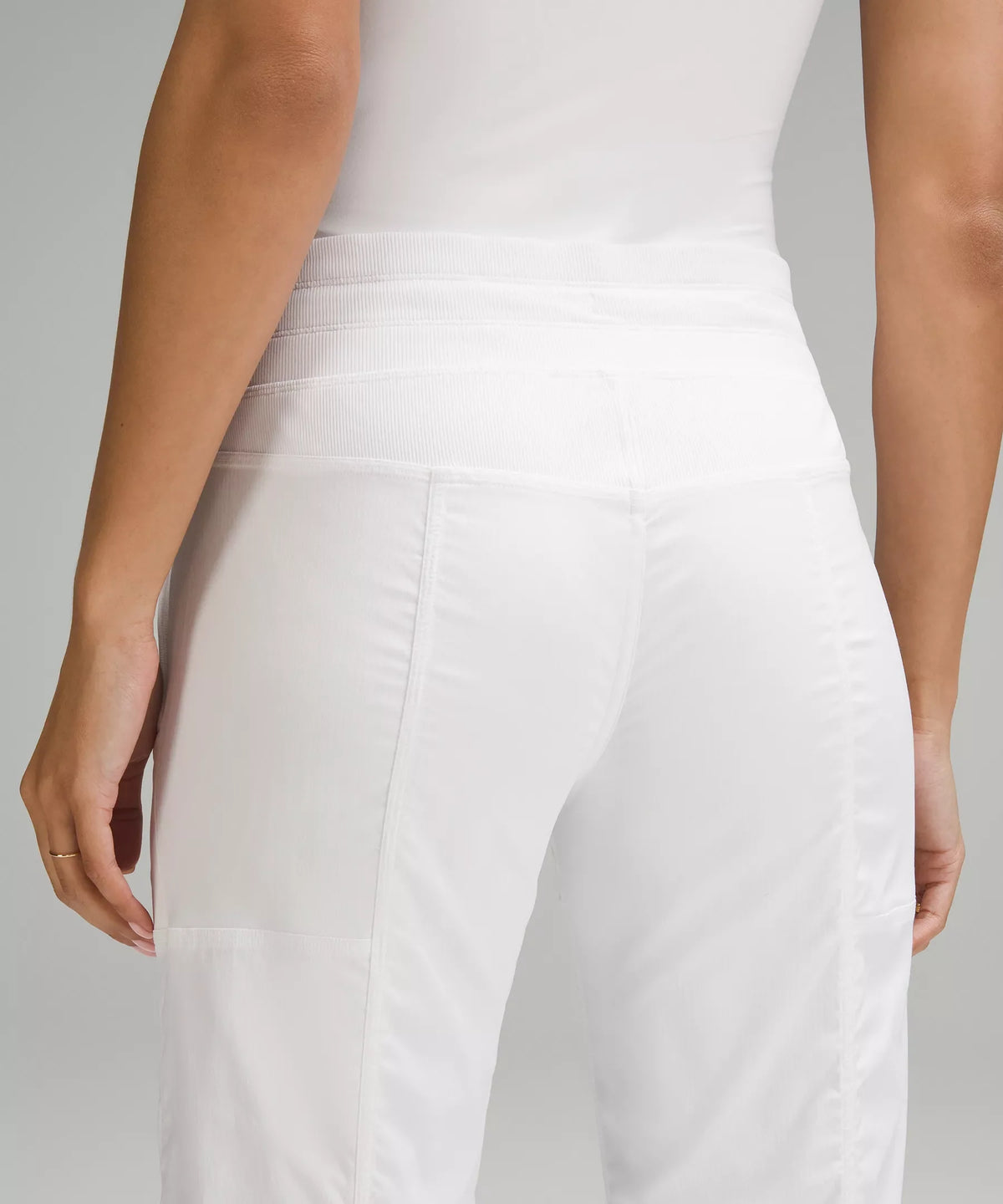 Pantalón de tiro medio