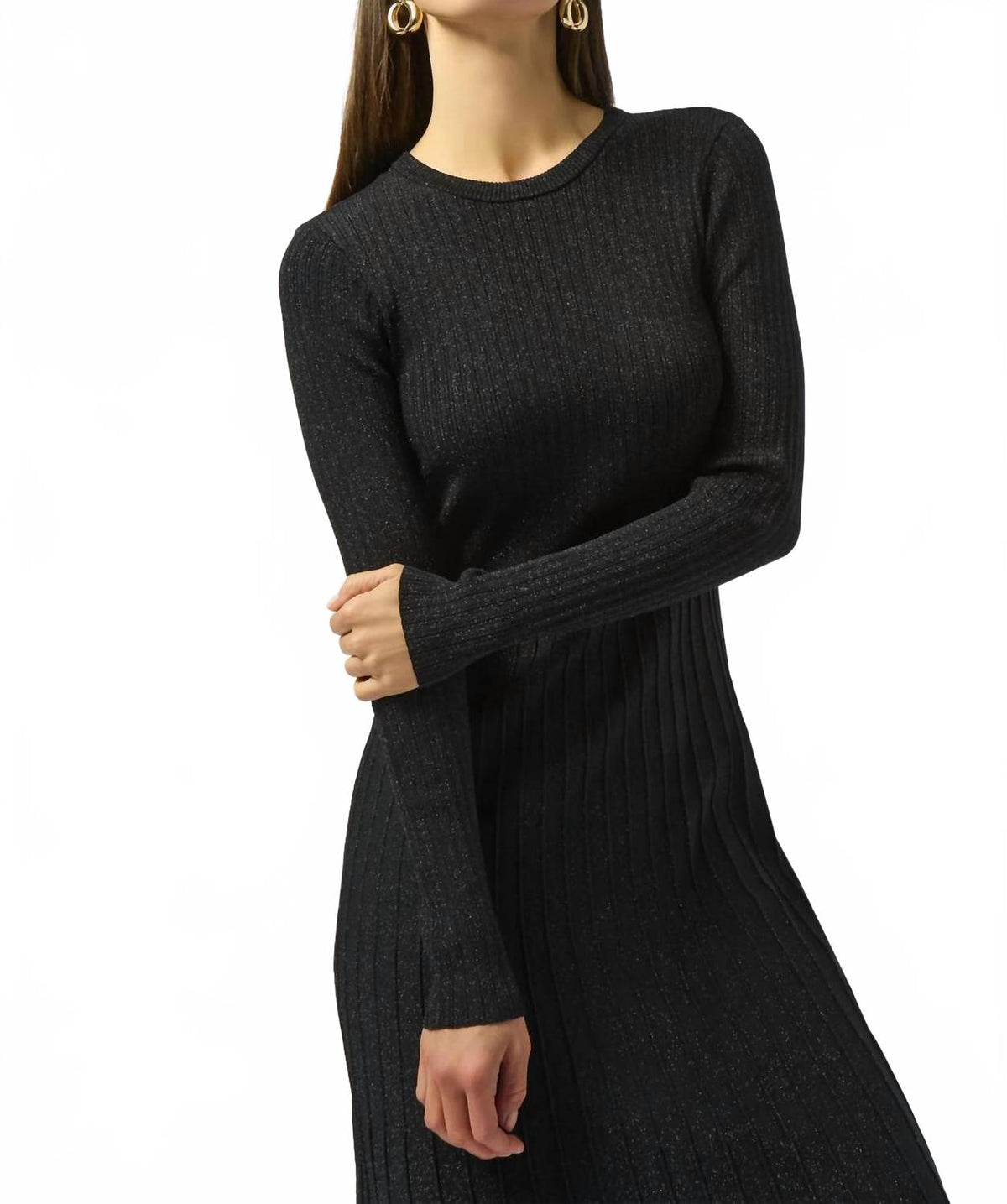 Vestido midi de manga larga con cuello redondo color negro