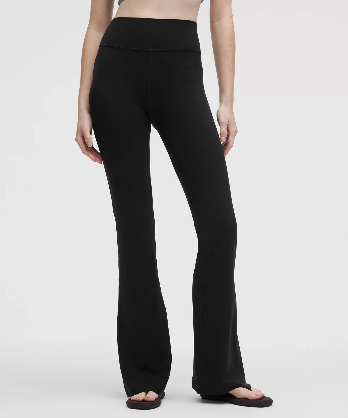 Pantalón de tiro alto