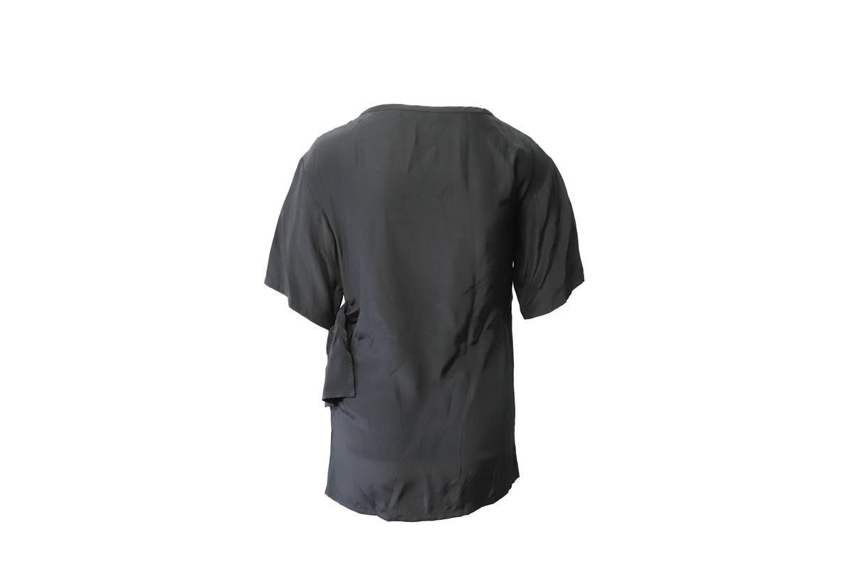 Blusa de seda color negro