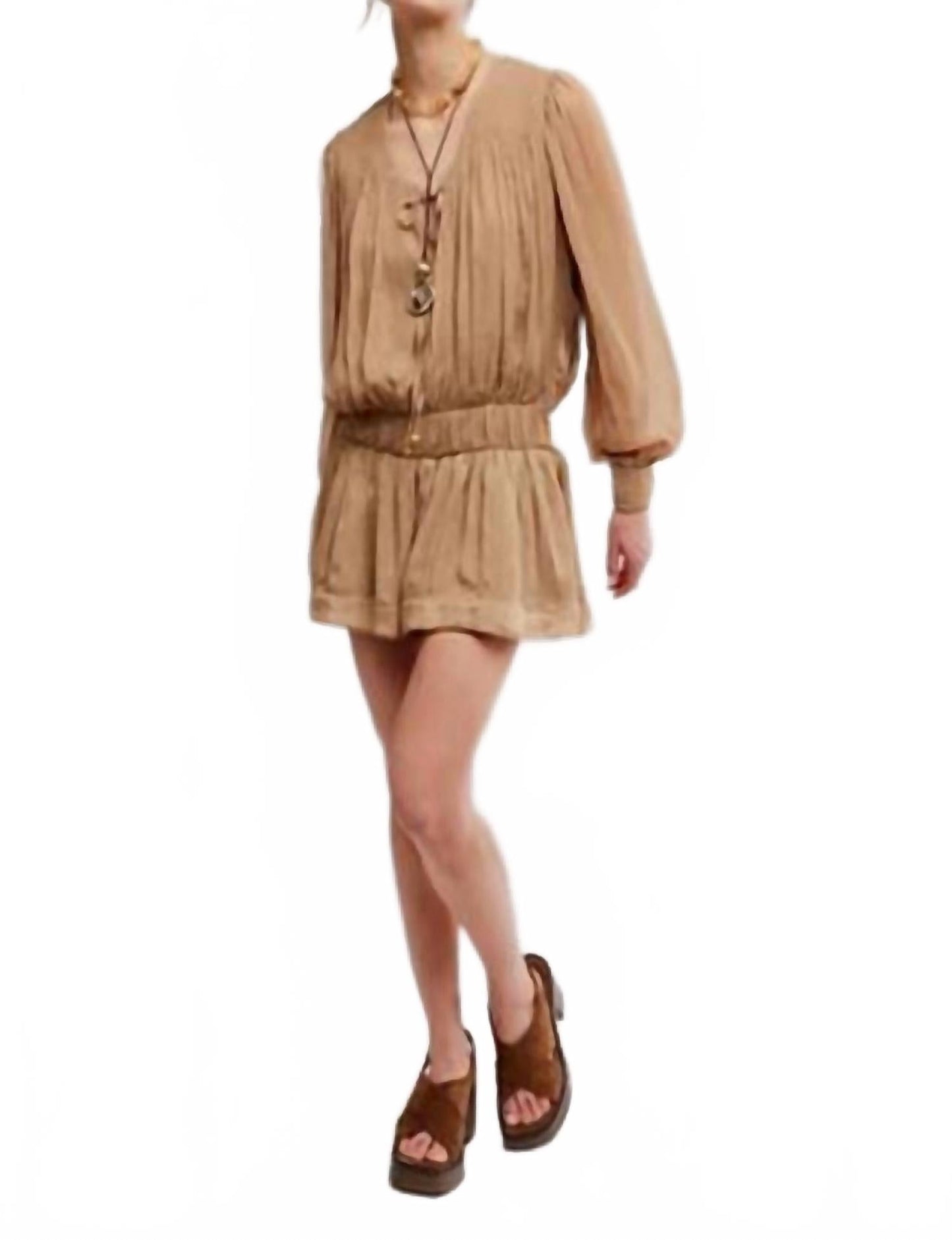 Vestido corto color beige