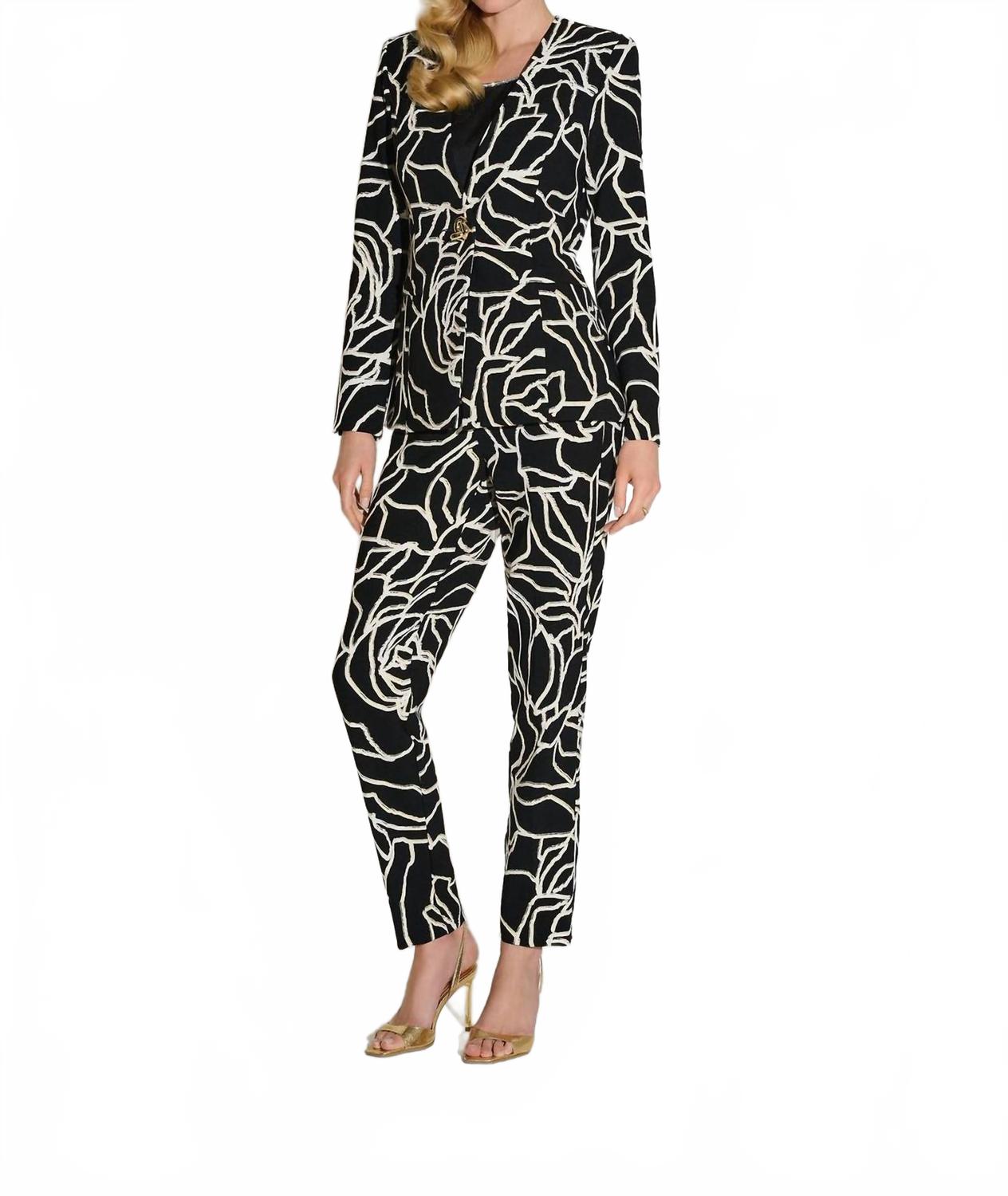 Blazer con estampado floral color negro