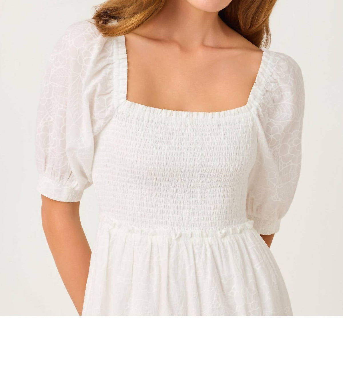 Vestido de manga corta color blanco
