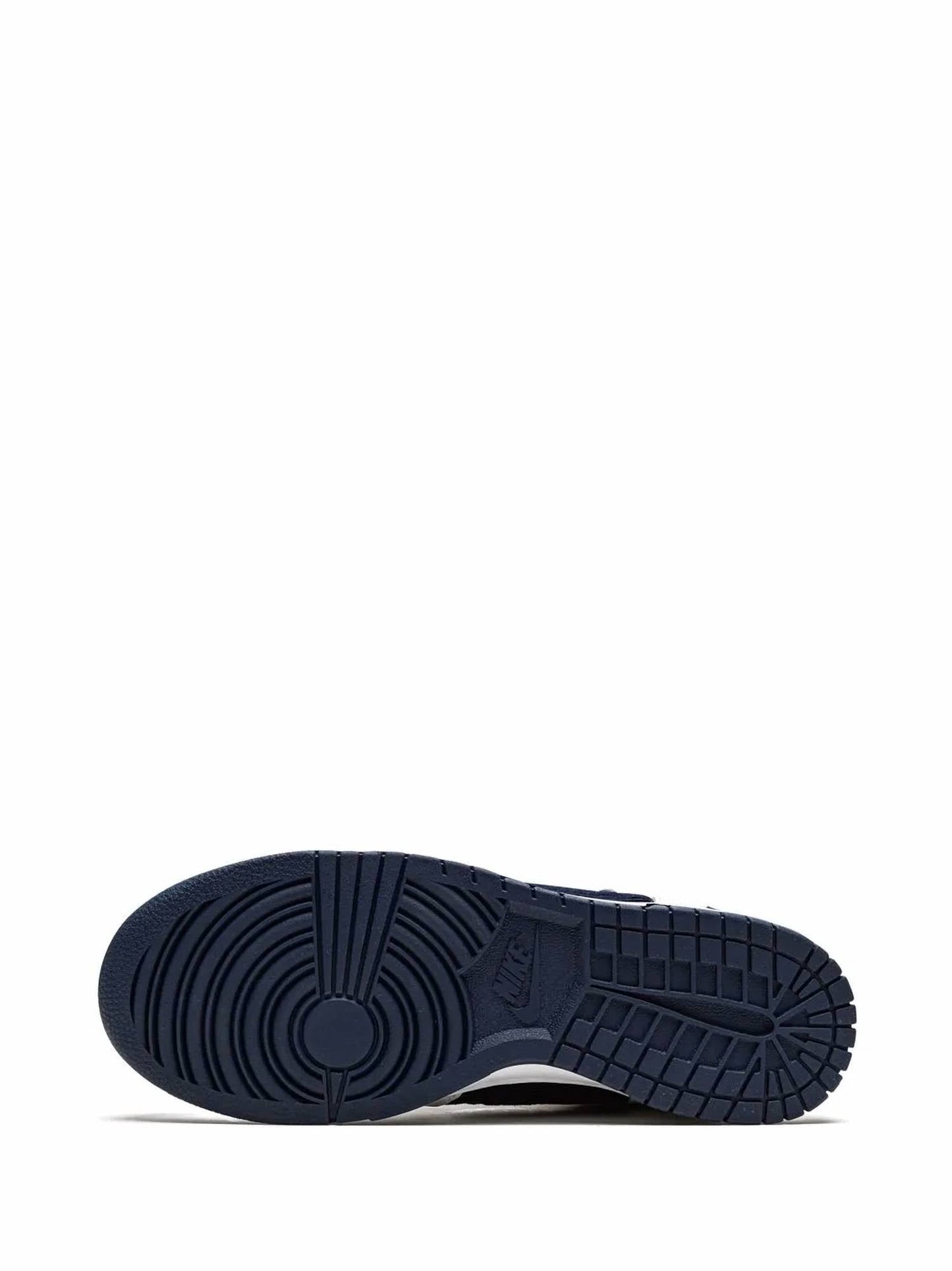 Tenis de hombre con bordado color azul marino