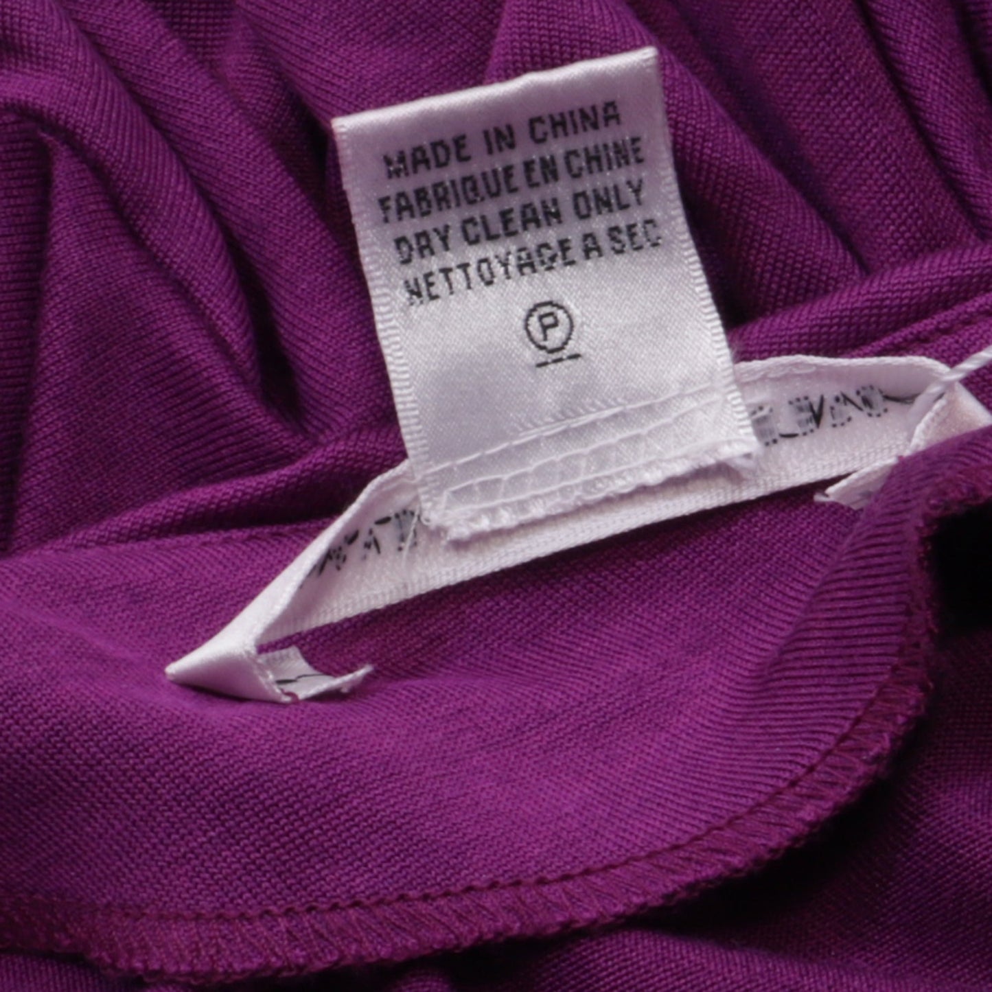 Blusa de seda color violeta