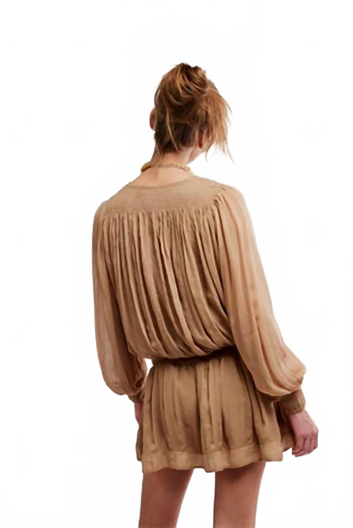 Vestido corto color beige