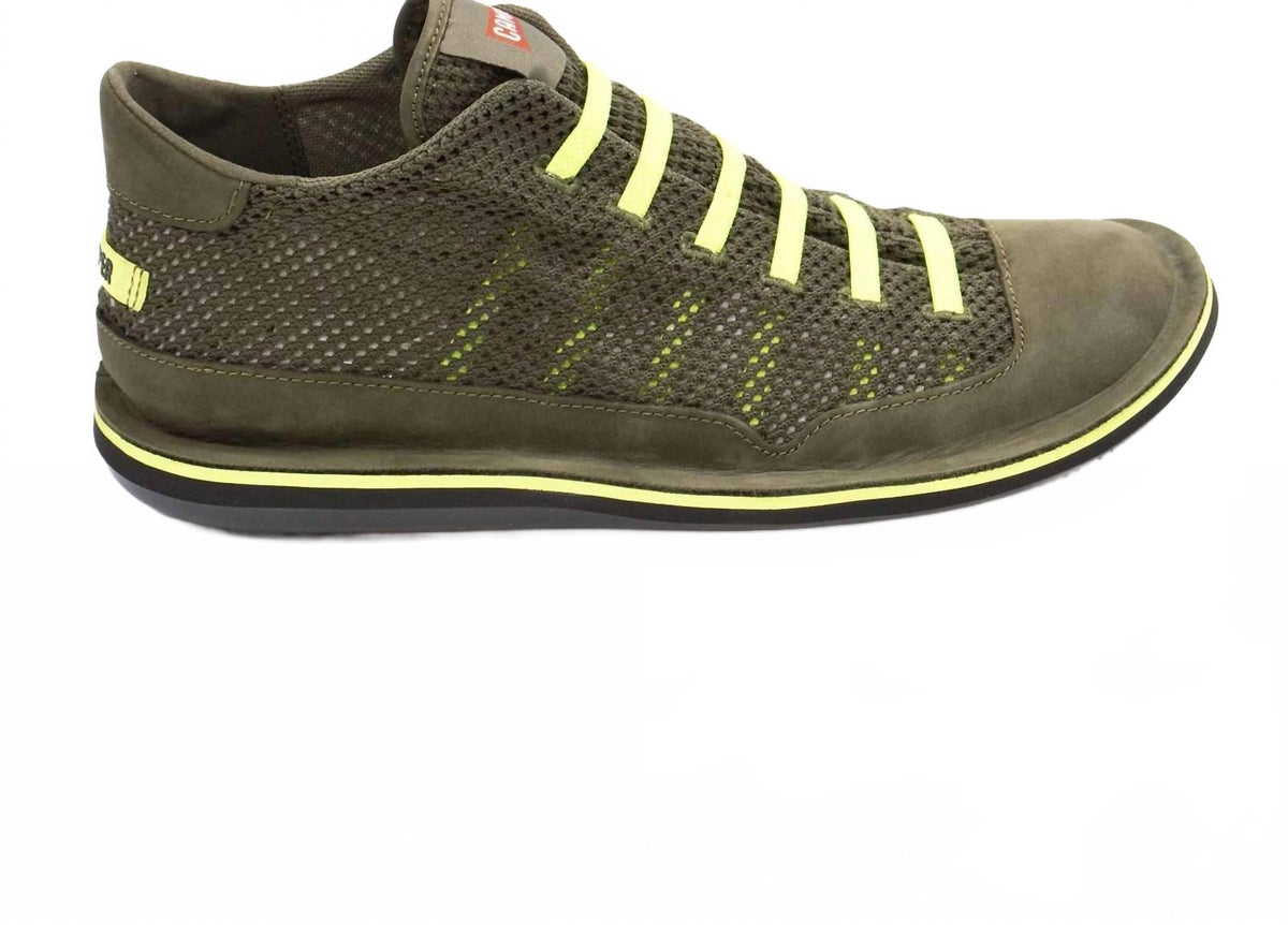 Tenis de hombre color verde