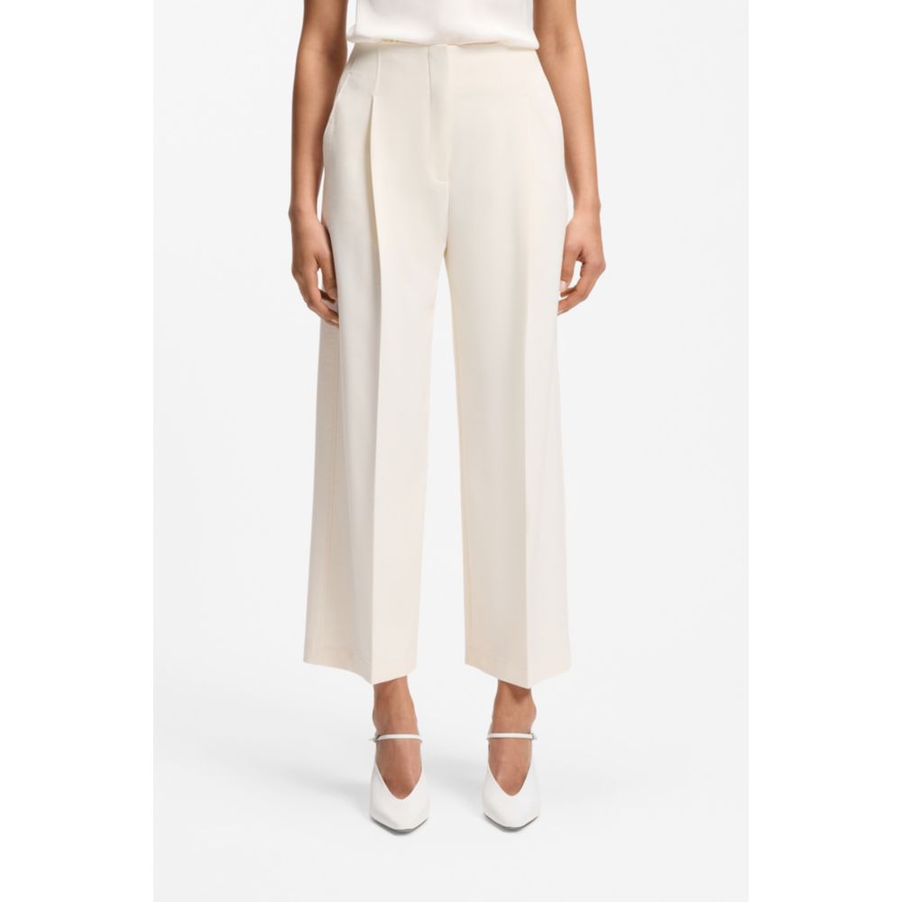 Pantalón de corte amplio