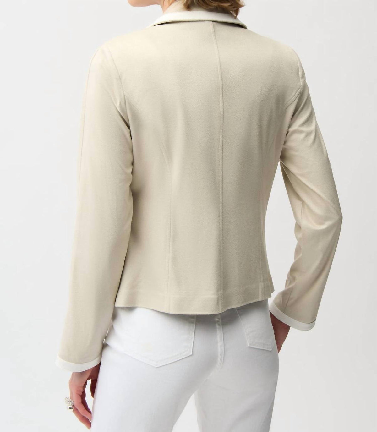 Chaqueta color blanco